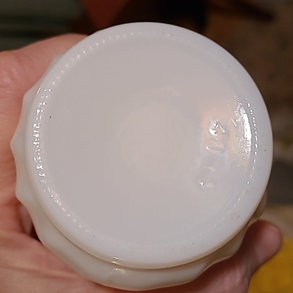 3- Vintage White Milk Glass Bottle Bud Vases Hoosier Glass Swirl Design #4094 - Picture 6 of 9